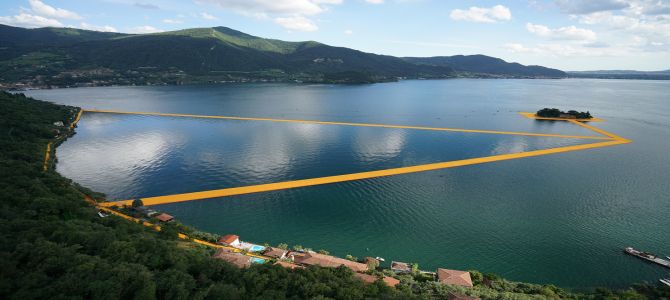 The Floating Piers, per molti ma non per i cani